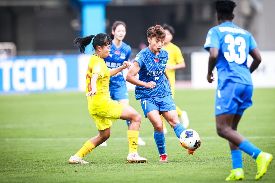 [图]王霜宋端破门 武汉车谷江大女足2-0晋级亚冠决赛