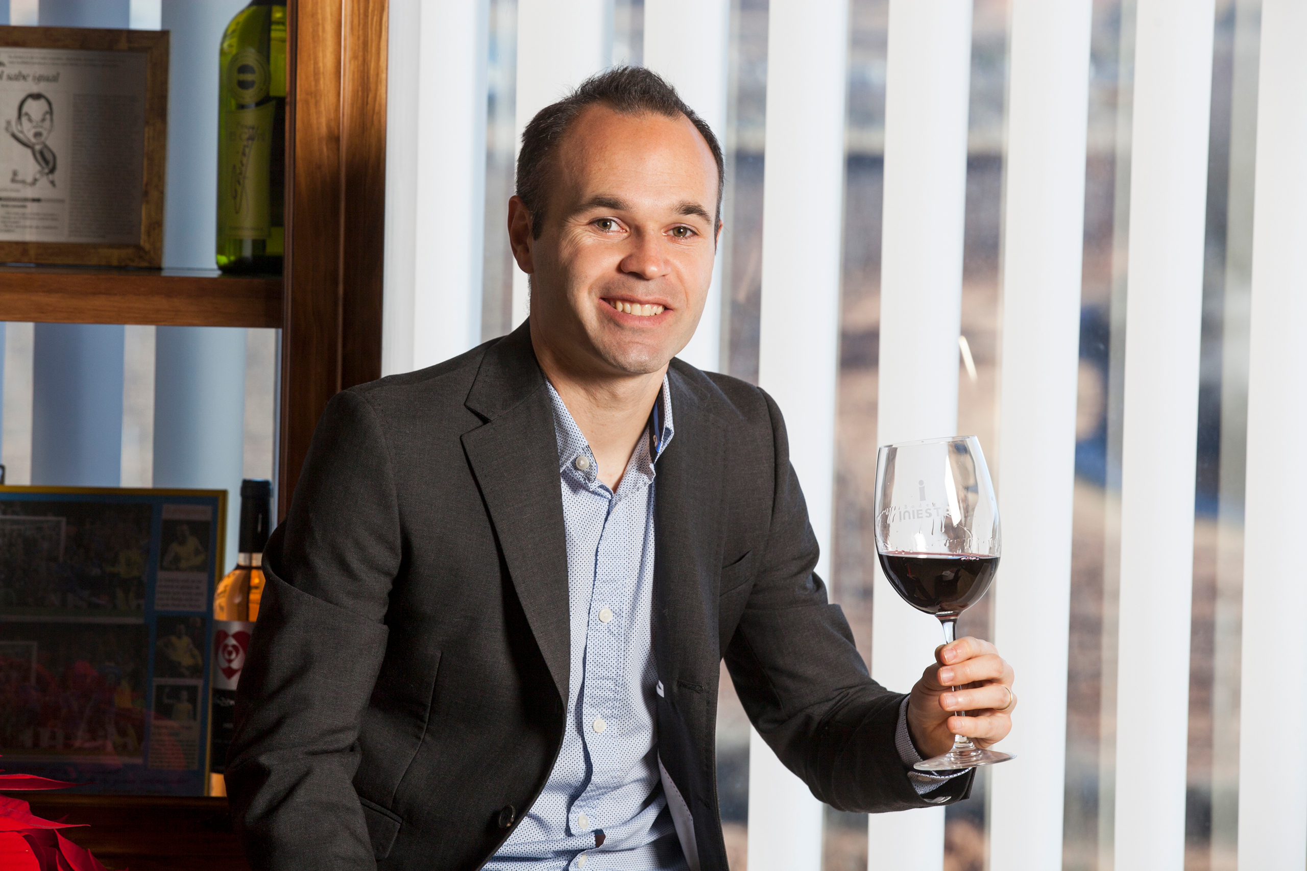 预测中超第1轮上海申花大战大连英博，大连英博凭借外援速度，客场1比0爆冷取胜，全队密集防守锁定胜局